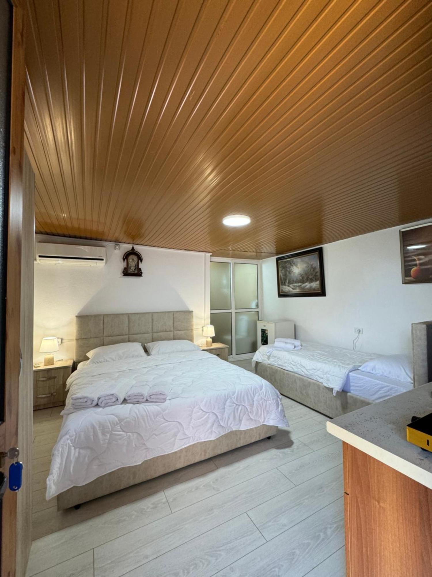 Lake Bliss Cabins Shkodër Exterior foto